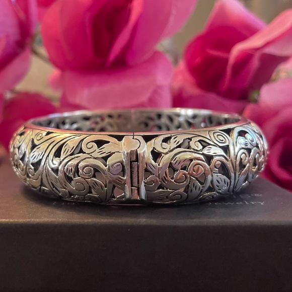 Silpada Sterling Silver Scroll Filigree ‘Forever Stunning’ Bangle B1829 - Picture 8 of 16